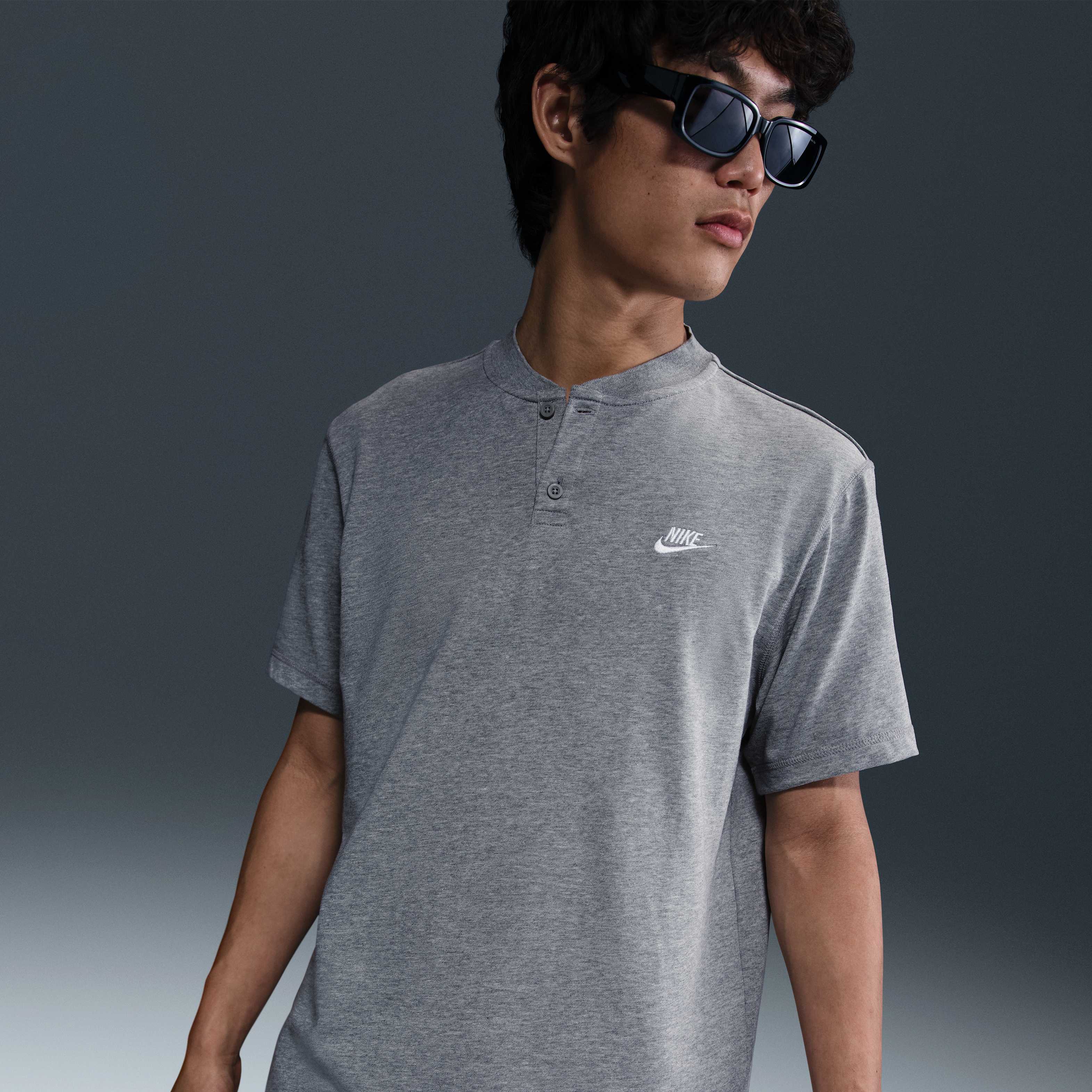 Nike Club Henley